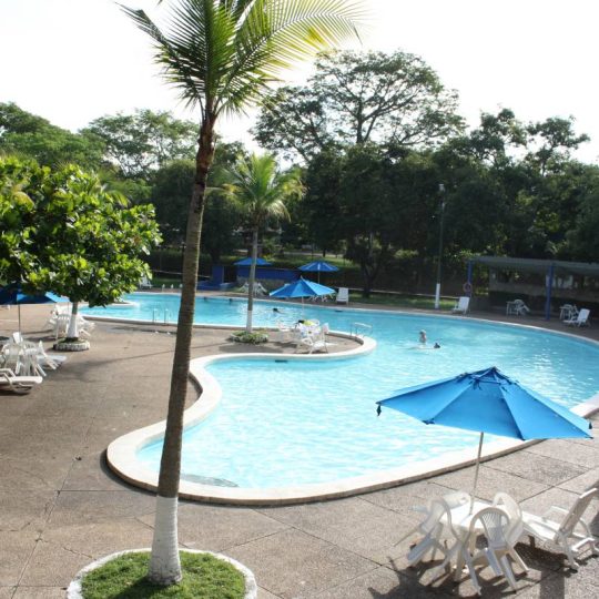 piscina familiar 1_compressed